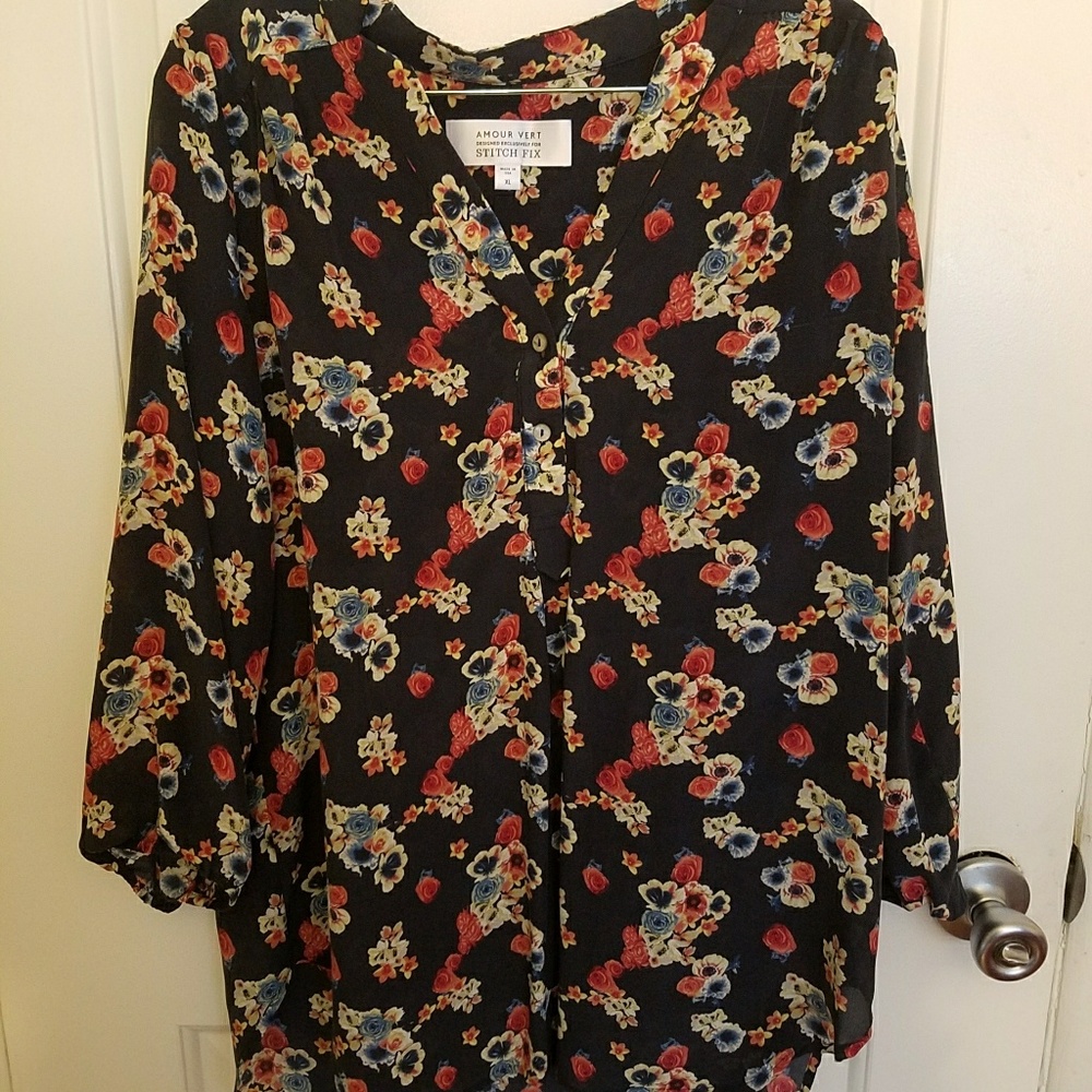 100% Silk Amour Vert from Stitchfix Floral Blouse